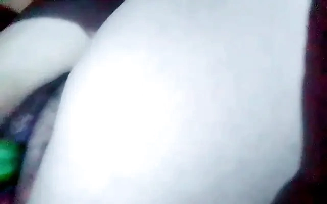 novinha safada perdeu o celular e vazou video amador tomando gozada na buceta