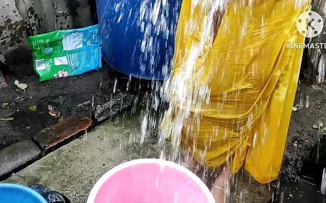 Eu chamei minha amiga safada para fazer um trio com esse safado fodendo meu cuzinho e ela me chupando gostoso (VIDEO COMPLETO NO RED)
