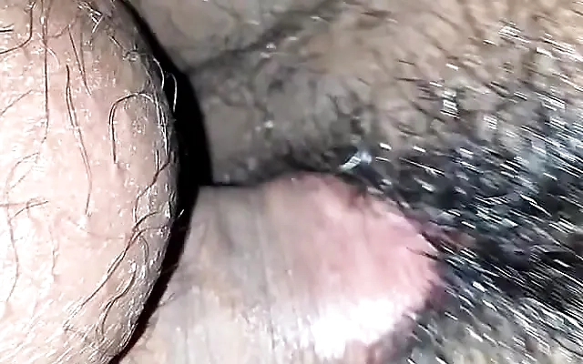 Aproveitei que meu marido foi pra o trabalho e fui com meu amante pro mato fazer aquele sexo bem selvagem