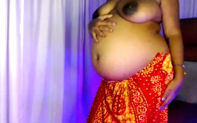 Showing my big pussy