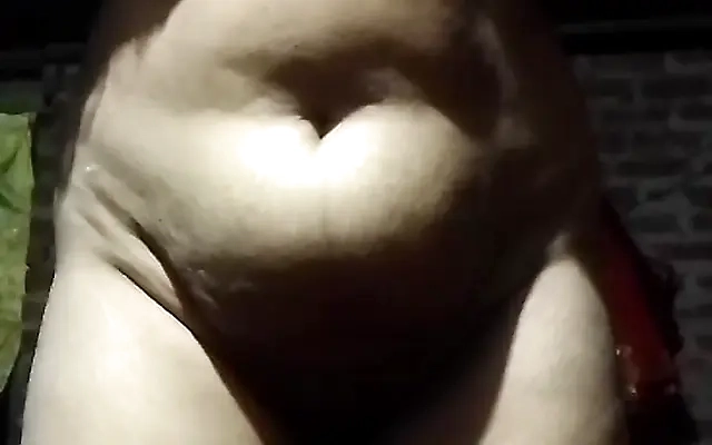 MRS VEE COULDN'T ENDURE HERSELF SQUIRTING
