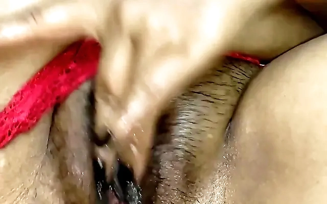 Sexo entre an&otilde;es com gozada na cara