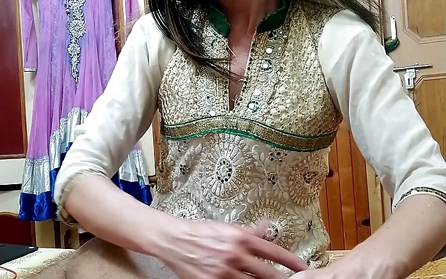 NAMORADO DA MINHA AMIGA TERMINOU COM ELA! E PARA SE VINGAR ELA DEIXOU EU GOZA EM SEU CU