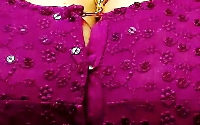 Fucking brunette big tits mom