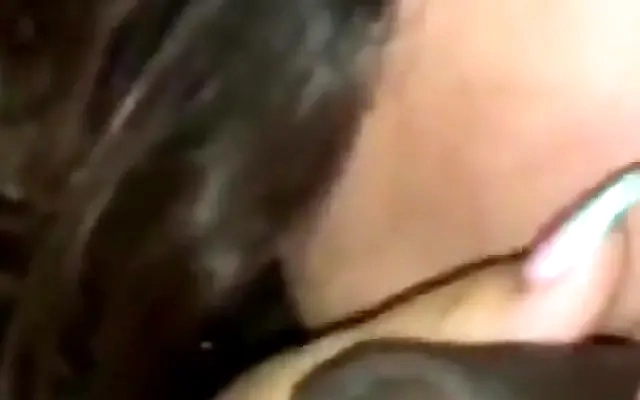 Putinha esguicha durante 4 minutos!!!!!!