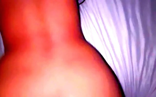 Colombian was recording a porn video for her husband who is in New York United States but ended up fucking with the neighbor very hot brunette full of love