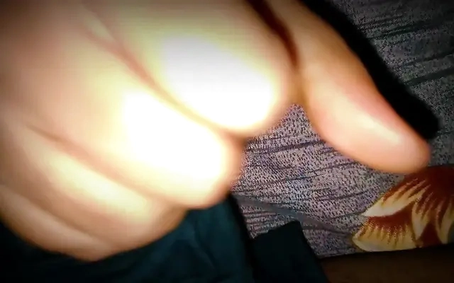 ENTRO AL CUARTO DEL GEMELO DE PESO PLUMA Y LE SACO LA LECHE BIEN RICO SEXO DURO GRAN POLLA