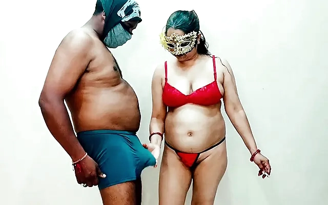 Fucking no condom with my new lover while my cuckold husband films me, I enjoy bareback sex so I can feel the hot cock inside my wet pussy. Do you want to fuck me?