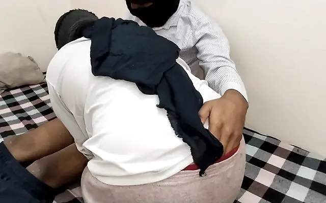 sexo fuerte ala madrastra en el cuarto de su esposo cornudo