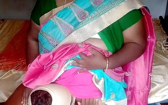 Chica sexy pilla a t&iacute;o masturb&aacute;ndose ! Que esta haciendo d&eacute;jame ver que hace ven para ayudarte comete este culo cachondo que estoy caliente y muy puta Sobhina gostosa le llena el co&ntilde;o de semen- Latina Hot5