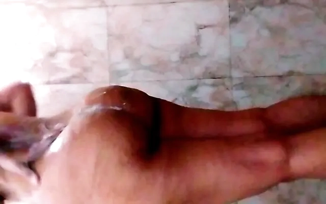 Mi Madrastra Con Enorme Culo insatisfecha y su Marido Trabajando Necesita de una Polla grande en su Culo