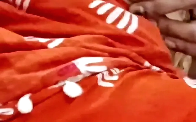 Homemade sex of a mature couple. Blowjob and cumshot on milf's natural tits. PAWG.