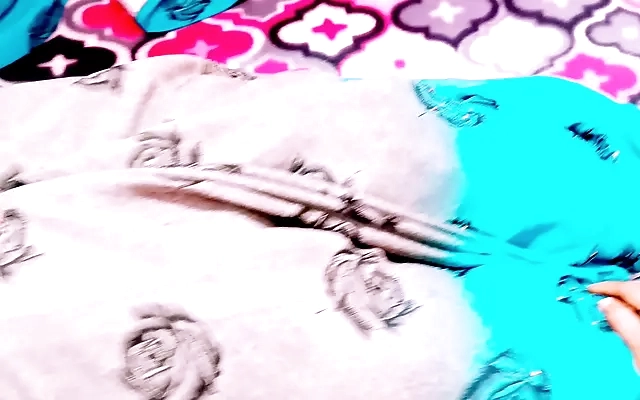 Desiwifesex chrismas desi indian bahu ko sasur ne baby doll dress gift deke chod diya full maza kiya hard pusssy fuck and oral sex stories