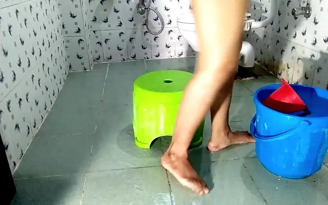 MATURE4K. Mature woman is old but still can be penetrated by the stallion