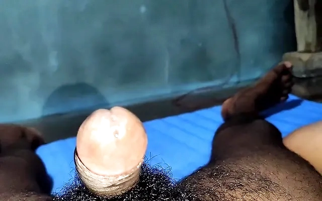 I'm a hot, curvy brunette with big tits who loves sucking cock and getting her wet pussy fucked